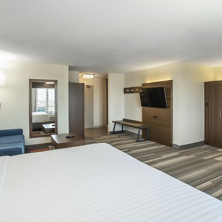 Holiday Inn Express & Suites Medicine Hat By Ihg מראה חיצוני תמונה