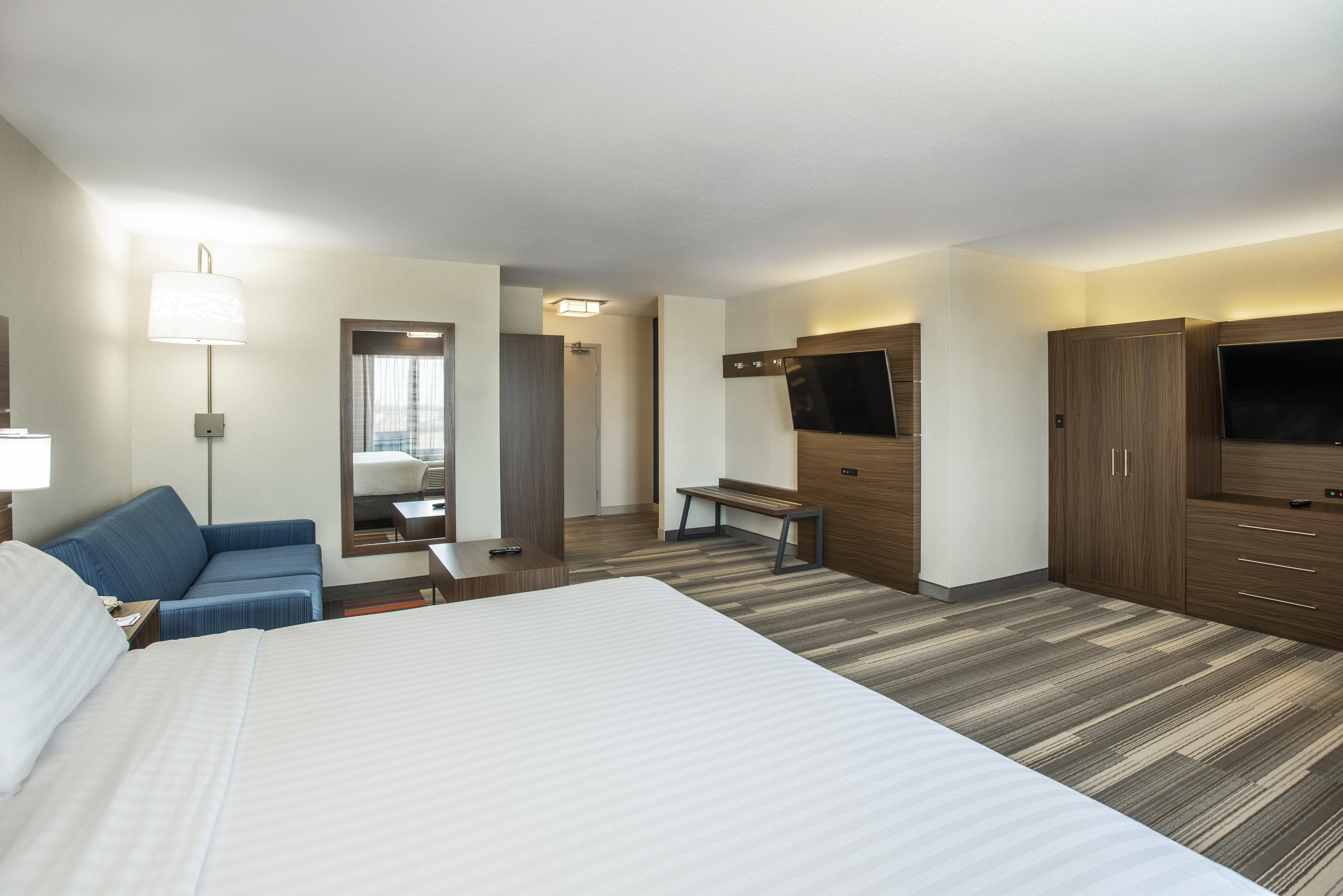 Holiday Inn Express & Suites Medicine Hat, An Ihg Hotel מראה חיצוני תמונה