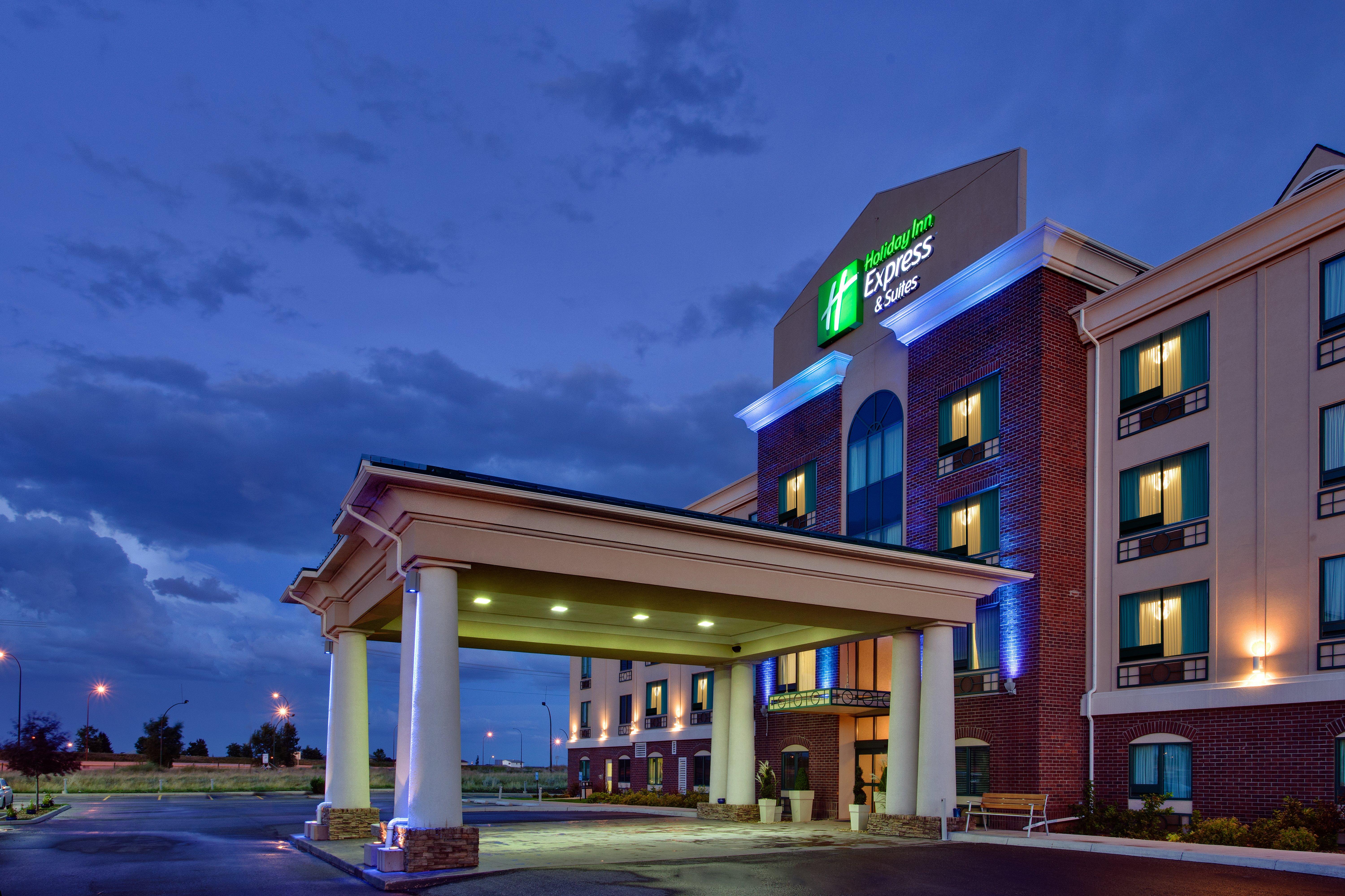 Holiday Inn Express & Suites Medicine Hat, An Ihg Hotel מראה חיצוני תמונה