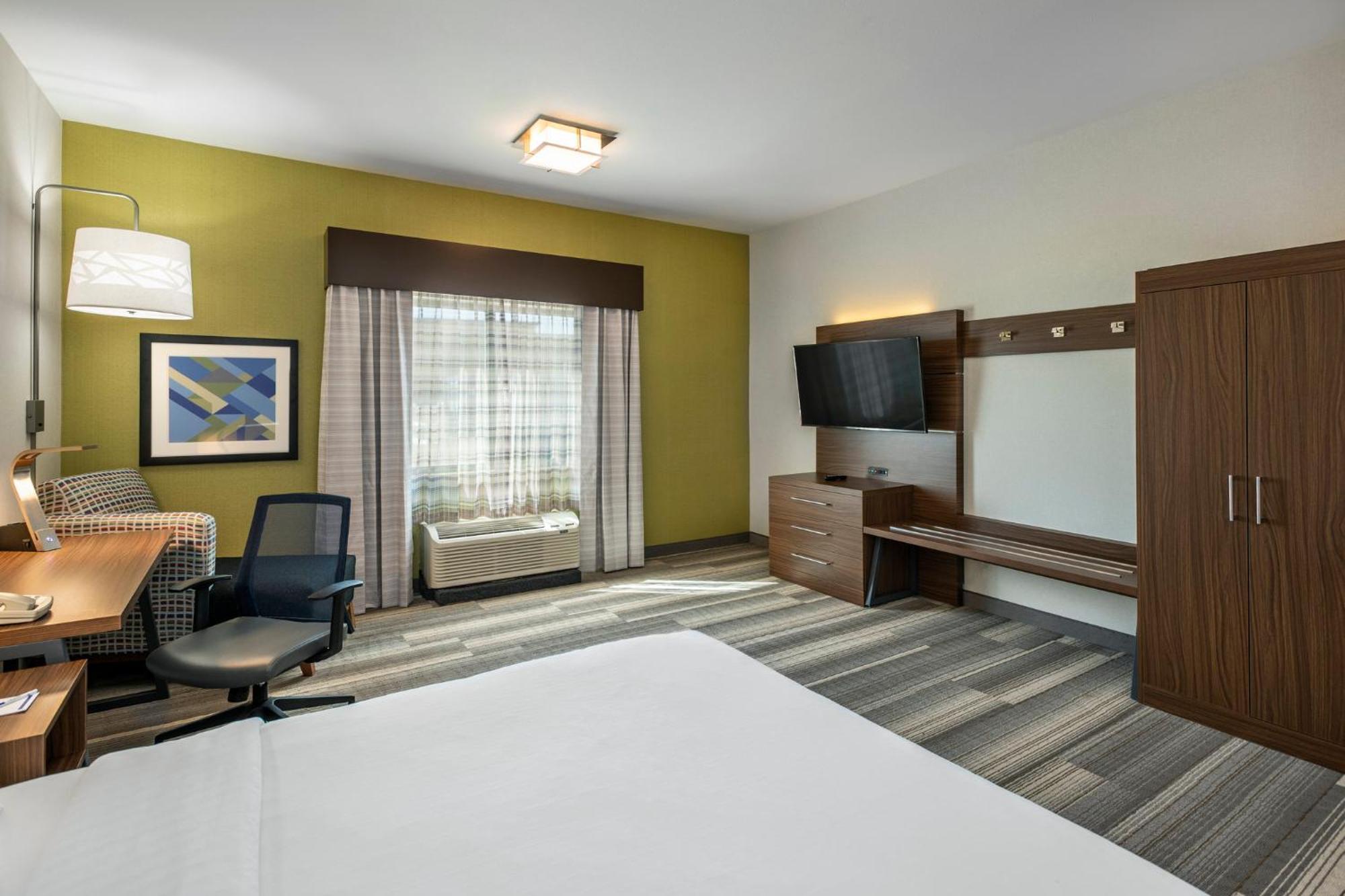 Holiday Inn Express & Suites Medicine Hat, An Ihg Hotel מראה חיצוני תמונה