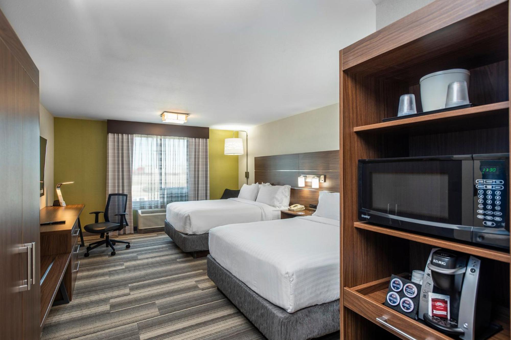 Holiday Inn Express & Suites Medicine Hat, An Ihg Hotel מראה חיצוני תמונה