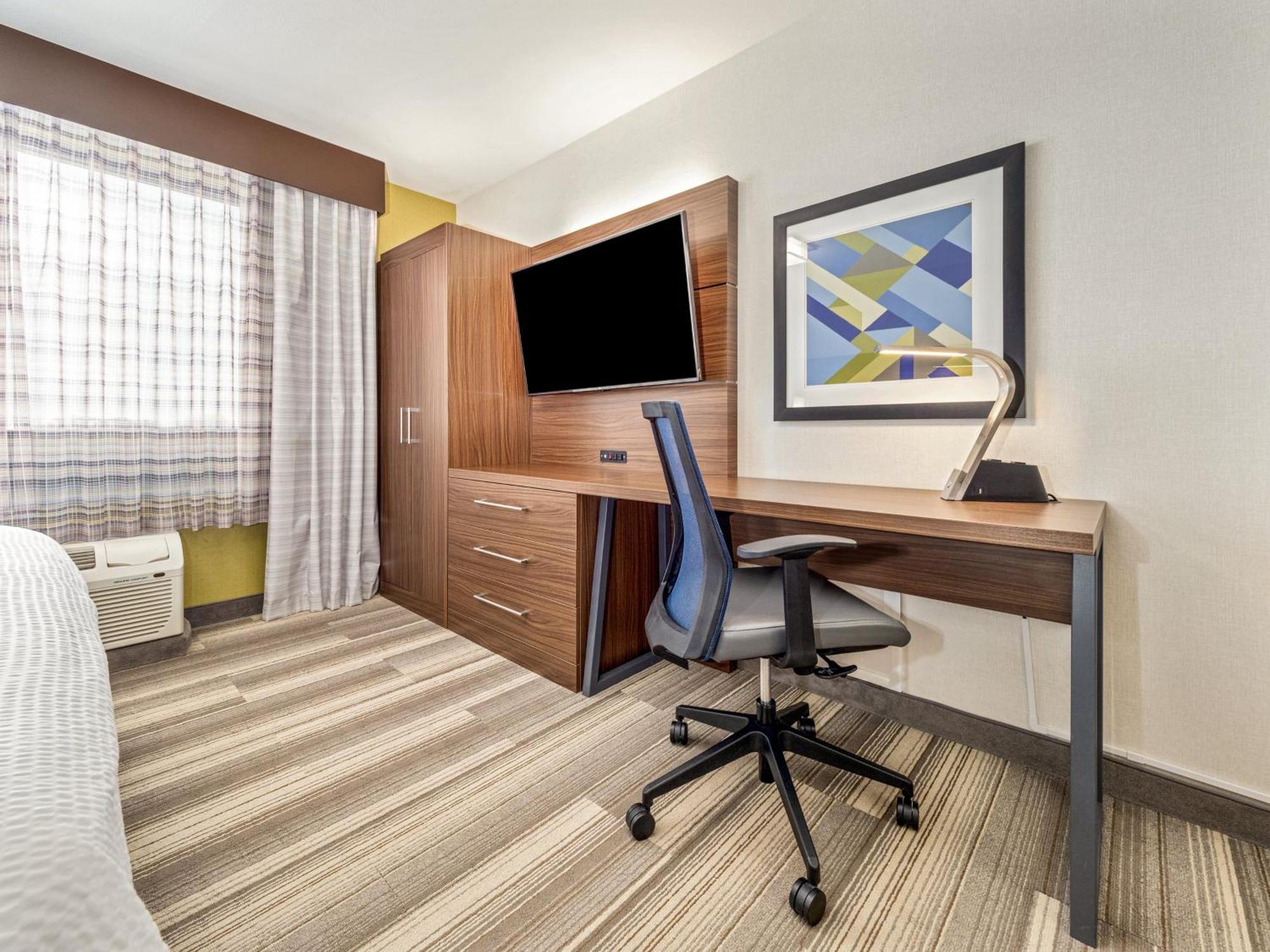Holiday Inn Express & Suites Medicine Hat By Ihg מראה חיצוני תמונה