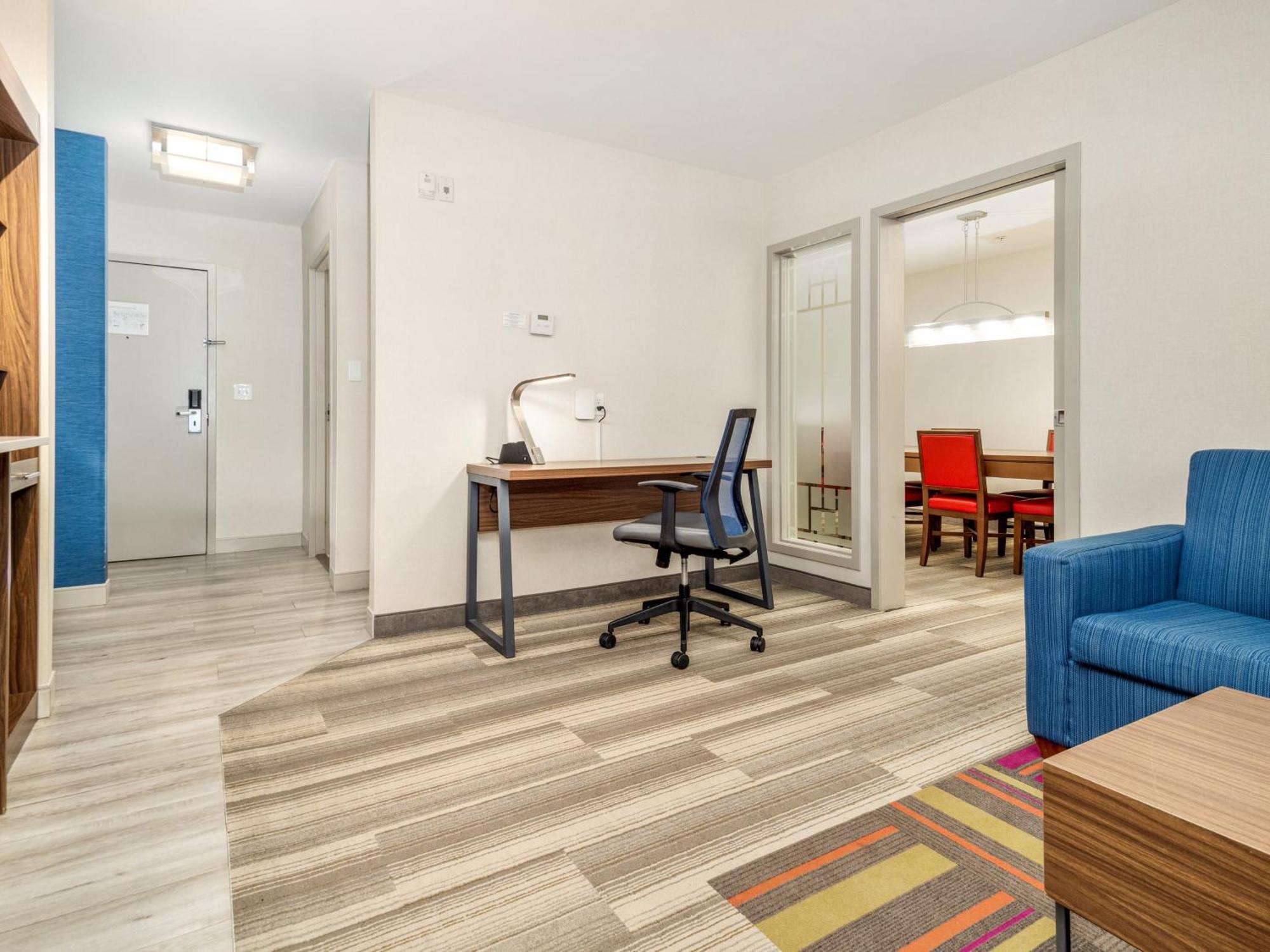 Holiday Inn Express & Suites Medicine Hat By Ihg מראה חיצוני תמונה