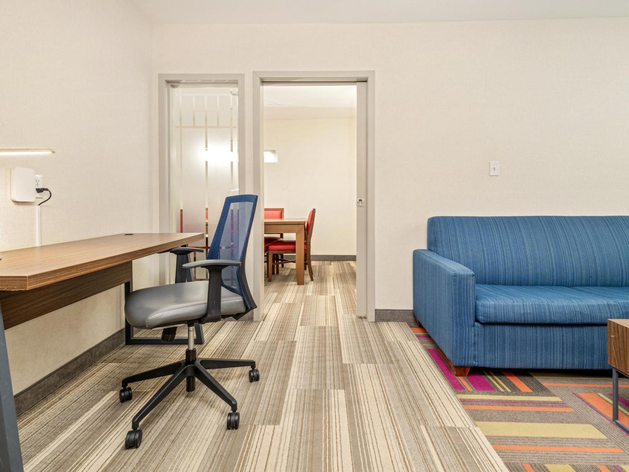 Holiday Inn Express & Suites Medicine Hat By Ihg מראה חיצוני תמונה