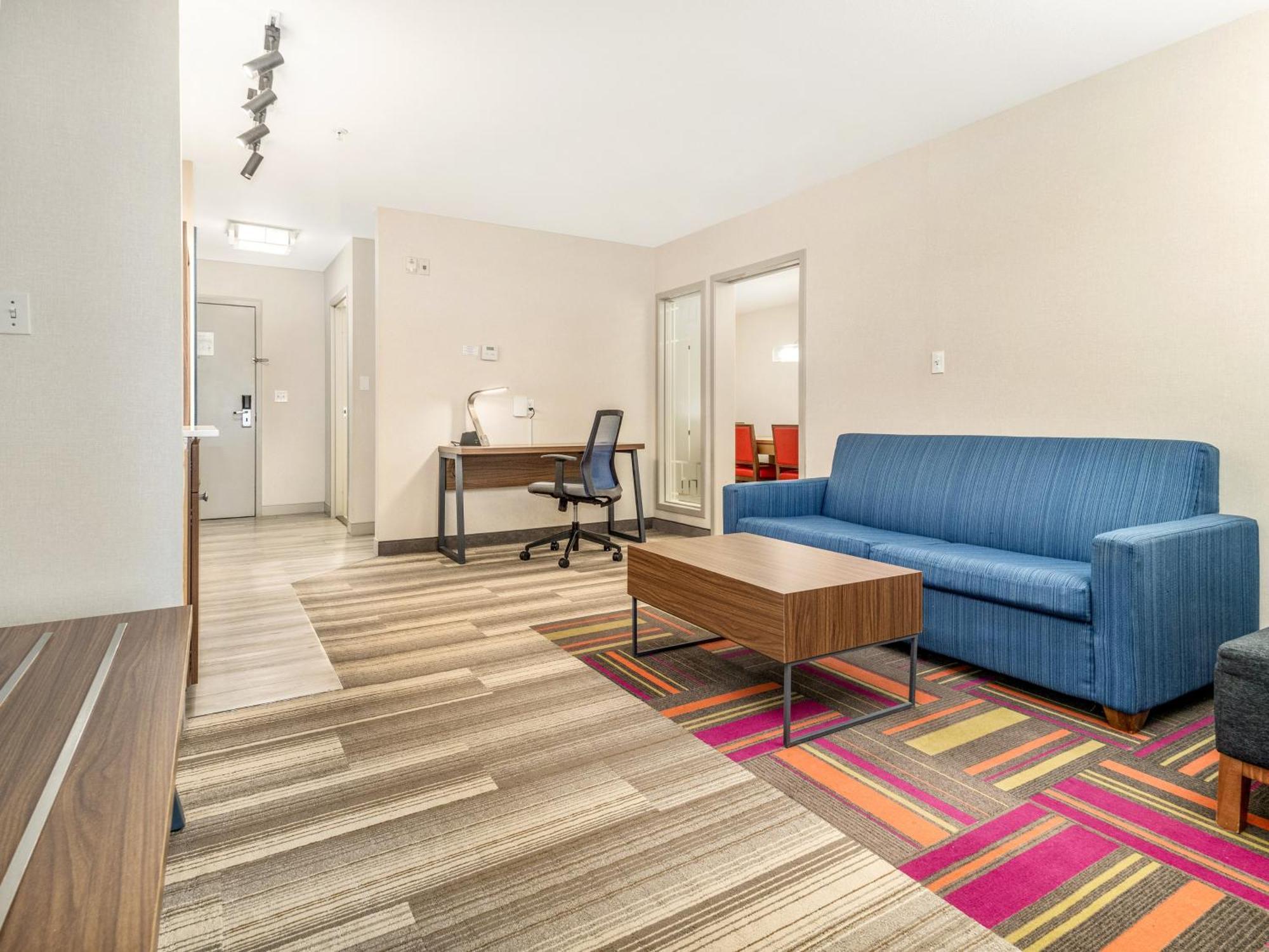 Holiday Inn Express & Suites Medicine Hat By Ihg מראה חיצוני תמונה
