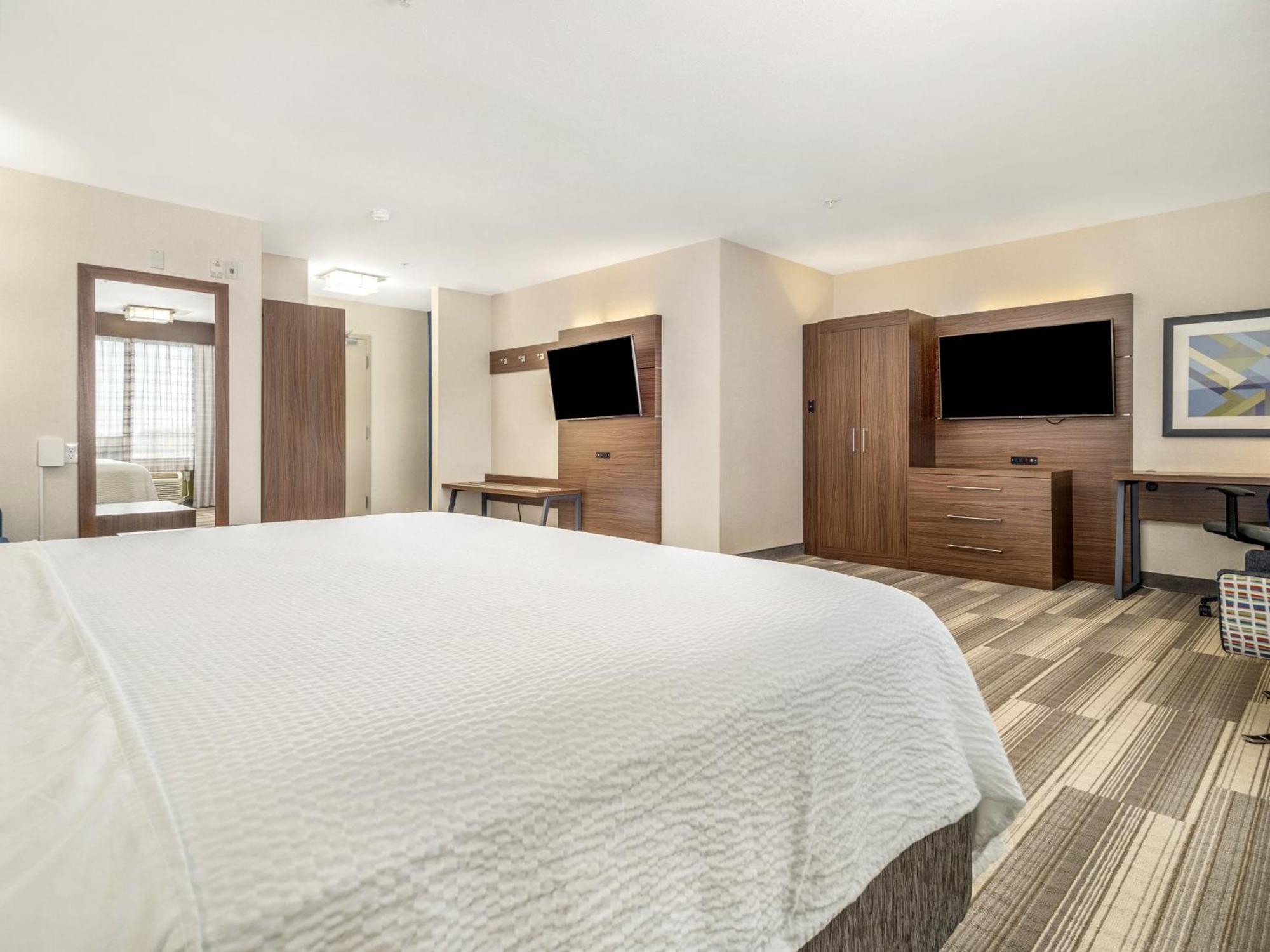 Holiday Inn Express & Suites Medicine Hat By Ihg מראה חיצוני תמונה