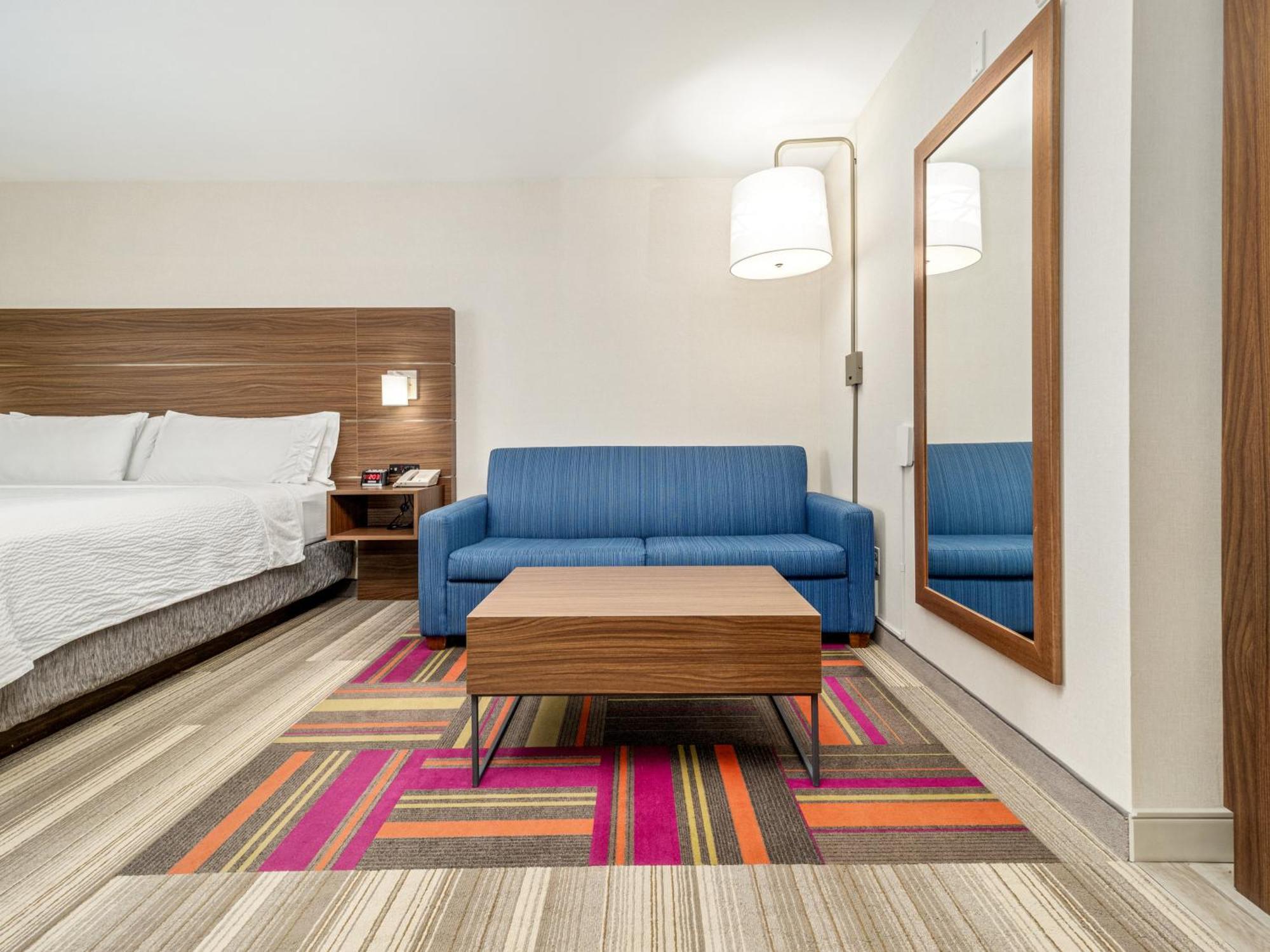 Holiday Inn Express & Suites Medicine Hat By Ihg מראה חיצוני תמונה