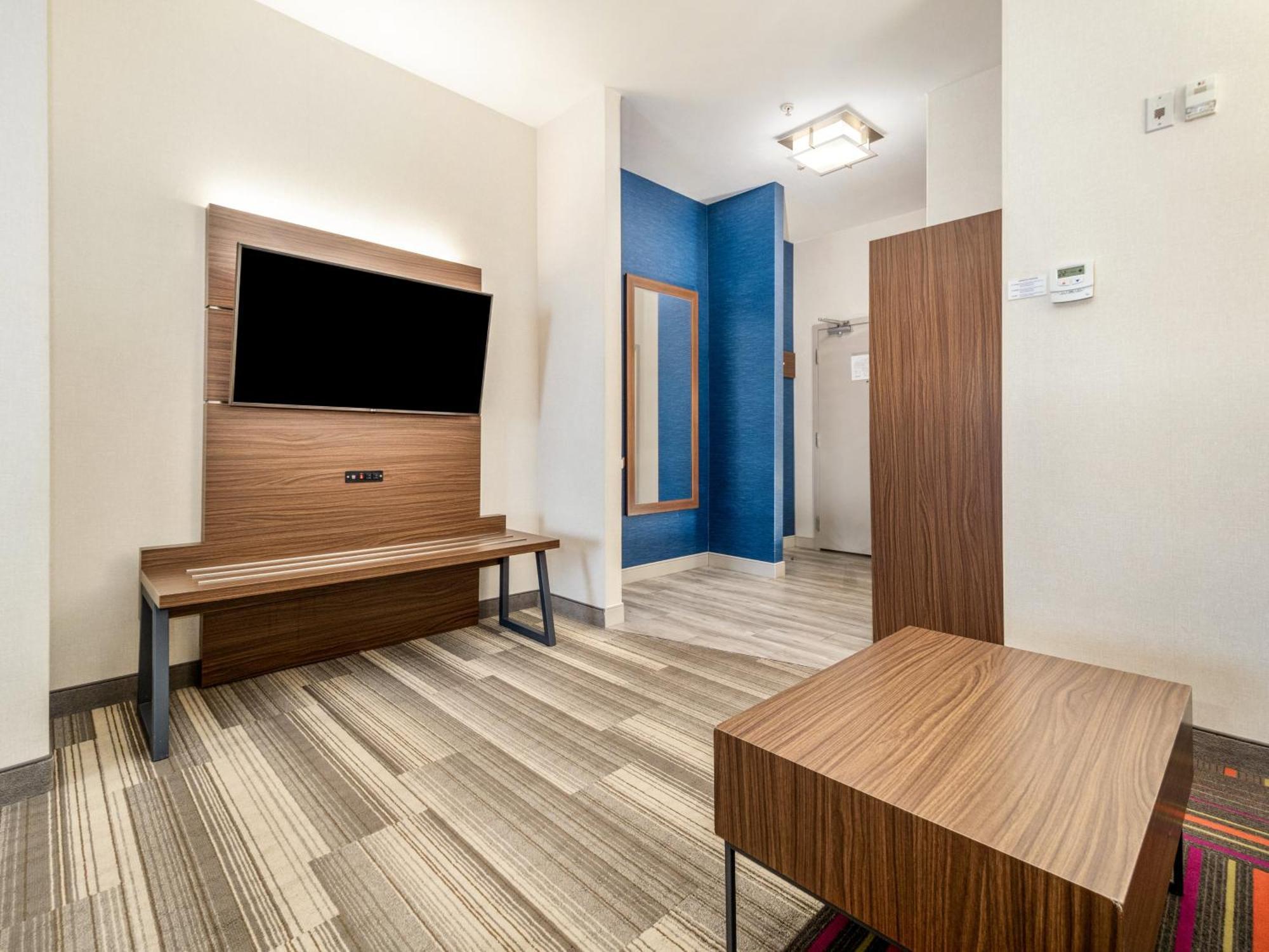 Holiday Inn Express & Suites Medicine Hat By Ihg מראה חיצוני תמונה