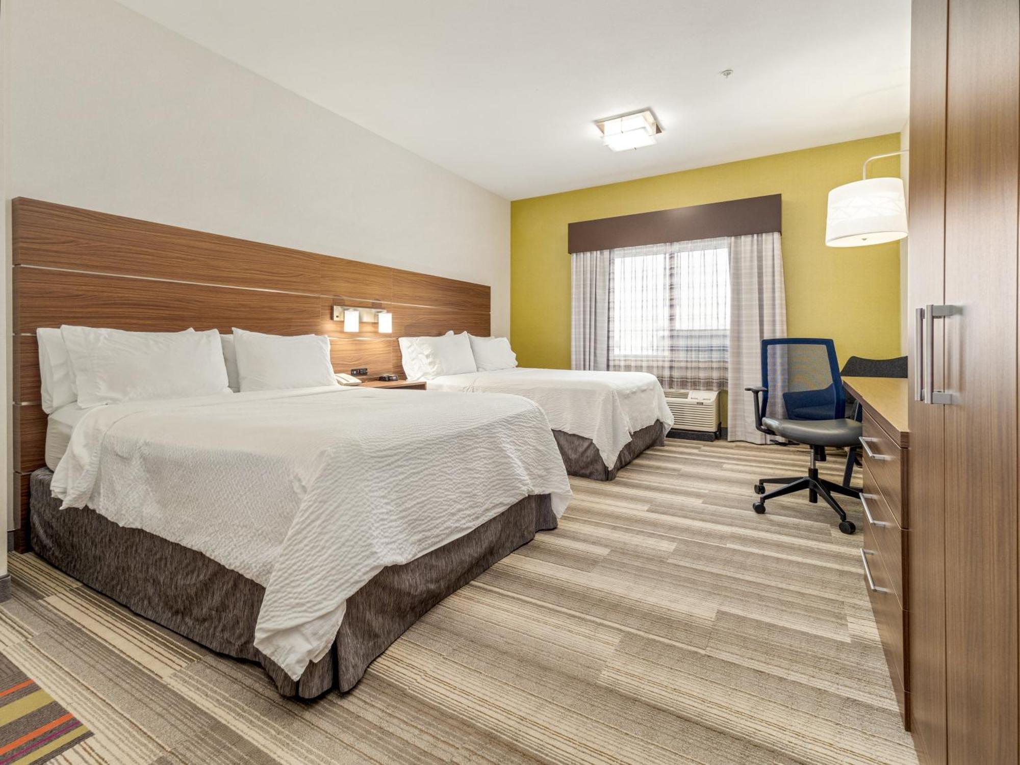 Holiday Inn Express & Suites Medicine Hat By Ihg מראה חיצוני תמונה