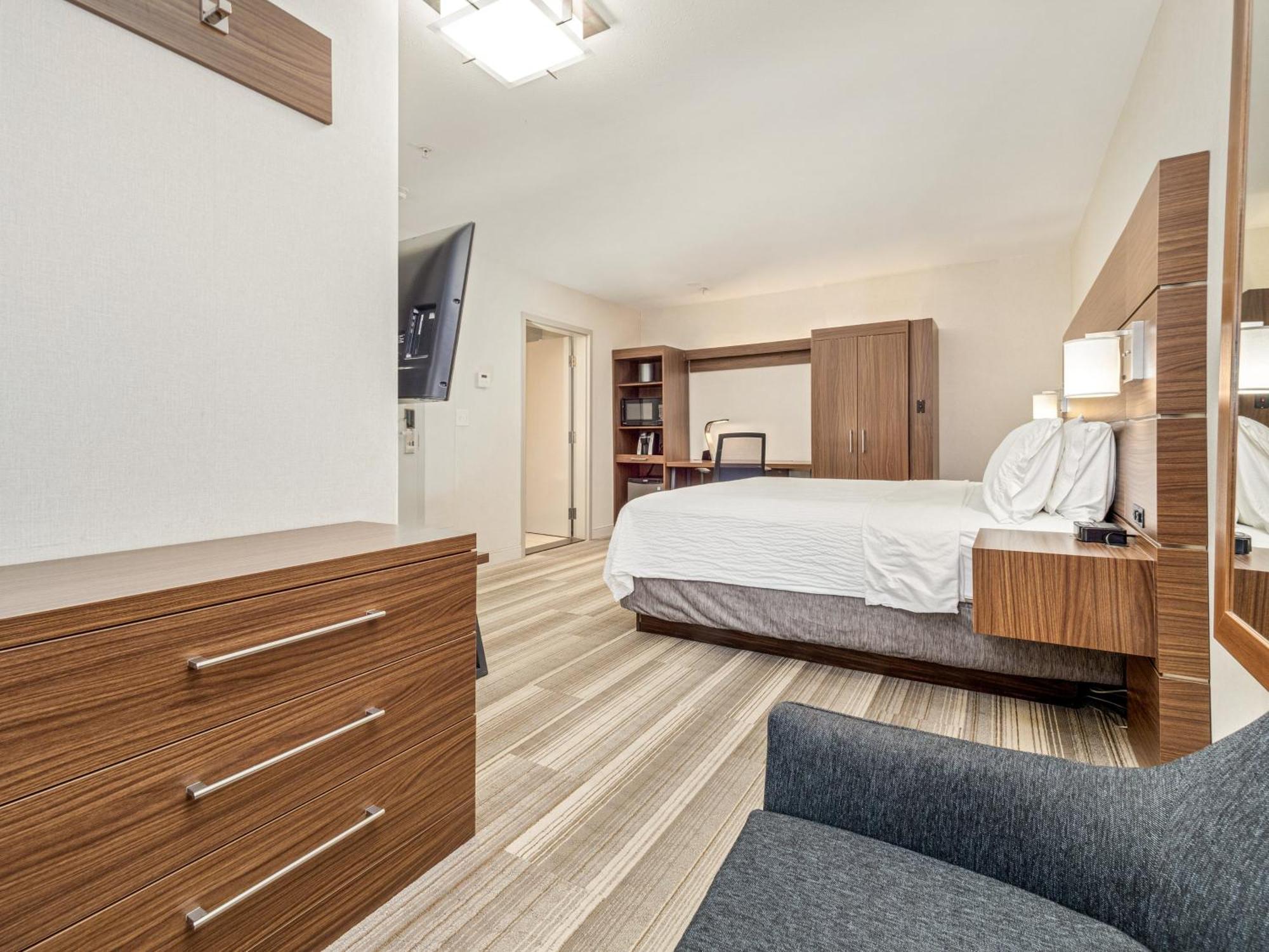 Holiday Inn Express & Suites Medicine Hat By Ihg מראה חיצוני תמונה