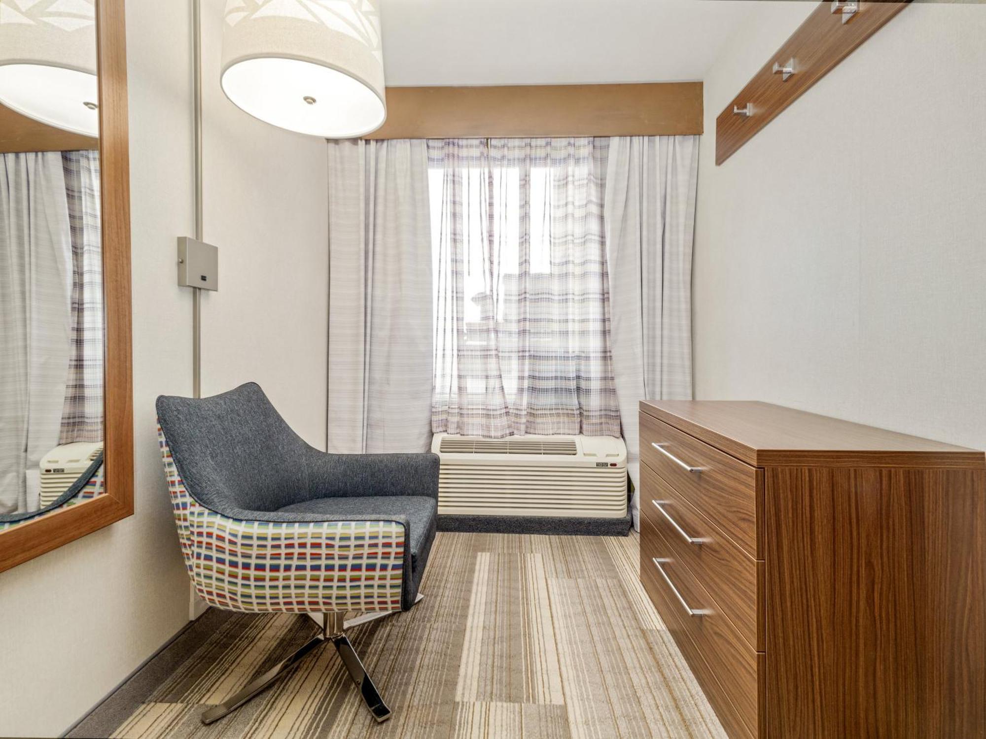 Holiday Inn Express & Suites Medicine Hat By Ihg מראה חיצוני תמונה